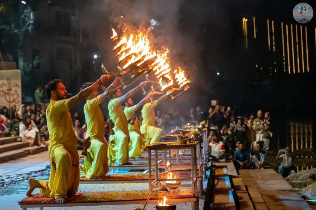 Ganga aarti, Shatrughna ghat, Rishikesh